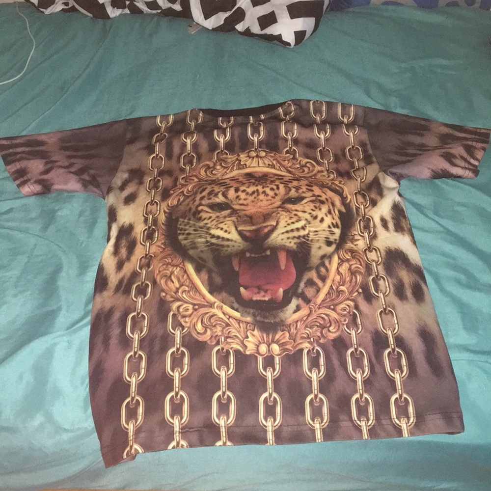 Cheetah chain shirt